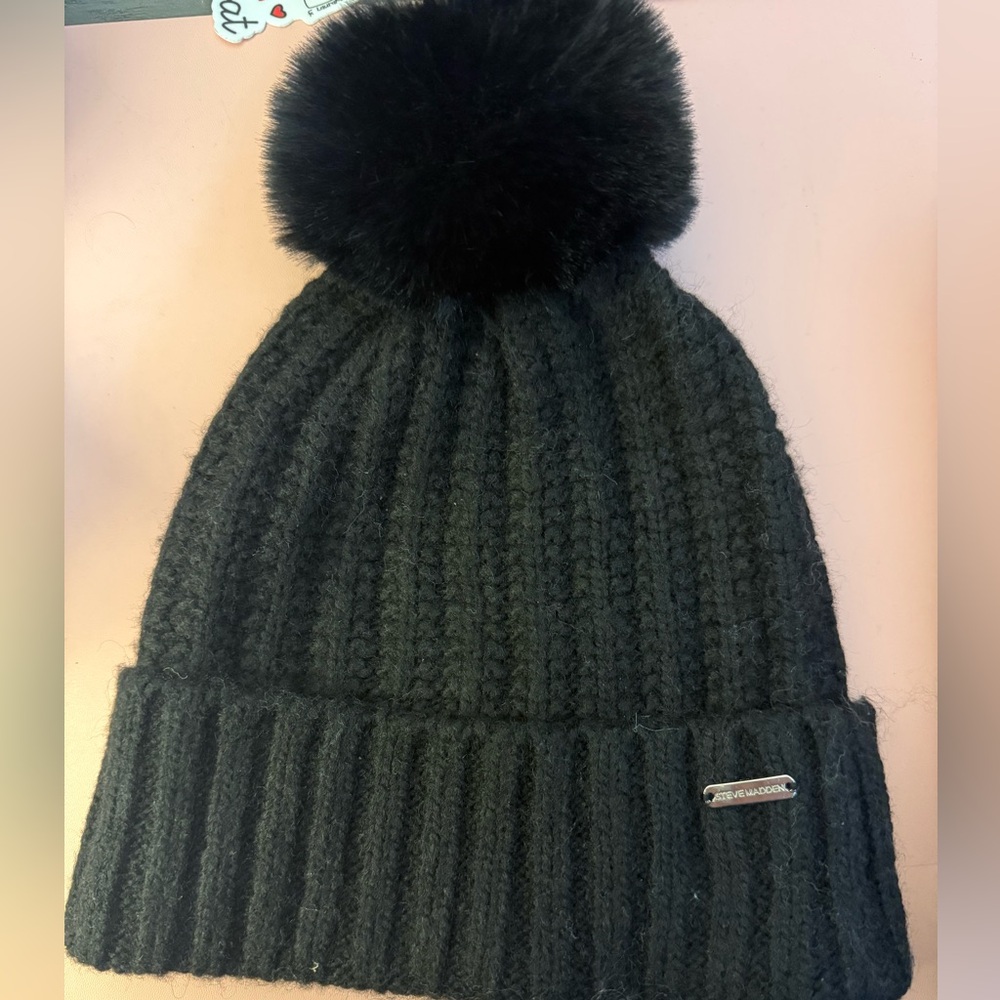 BRAND NEW Steve Madden Black Knit Hat with Pom Pom